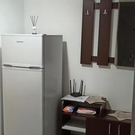 Nezar דירה קריובה